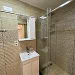 Guest 3*