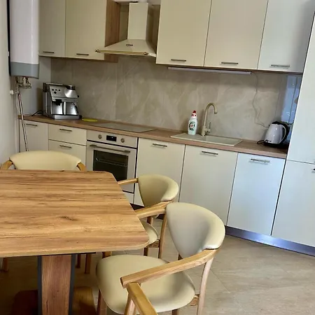 Guest Aparthotel Polyana (Transcarpathia)