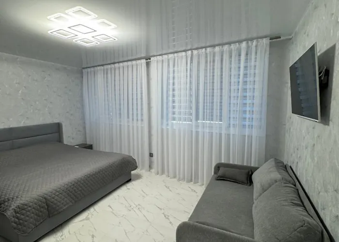 Guest 3*